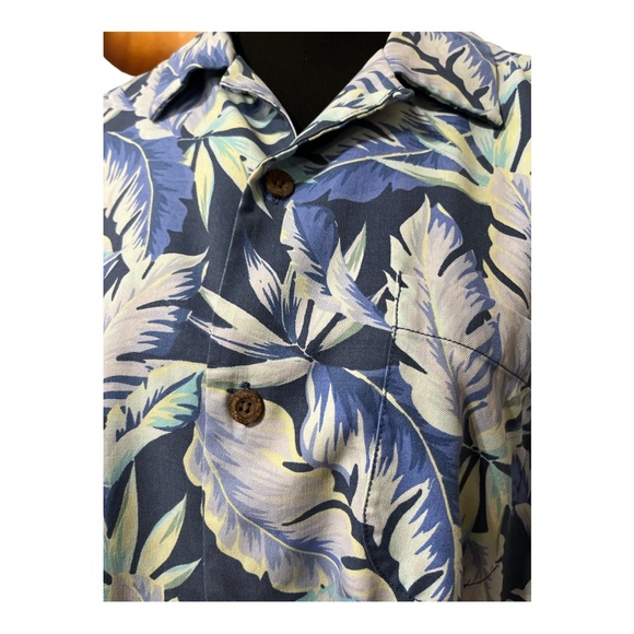 TOMMY BAHAMA Men's floral button down style Size:Medium SLu:TBahama - Picture 4 of 6